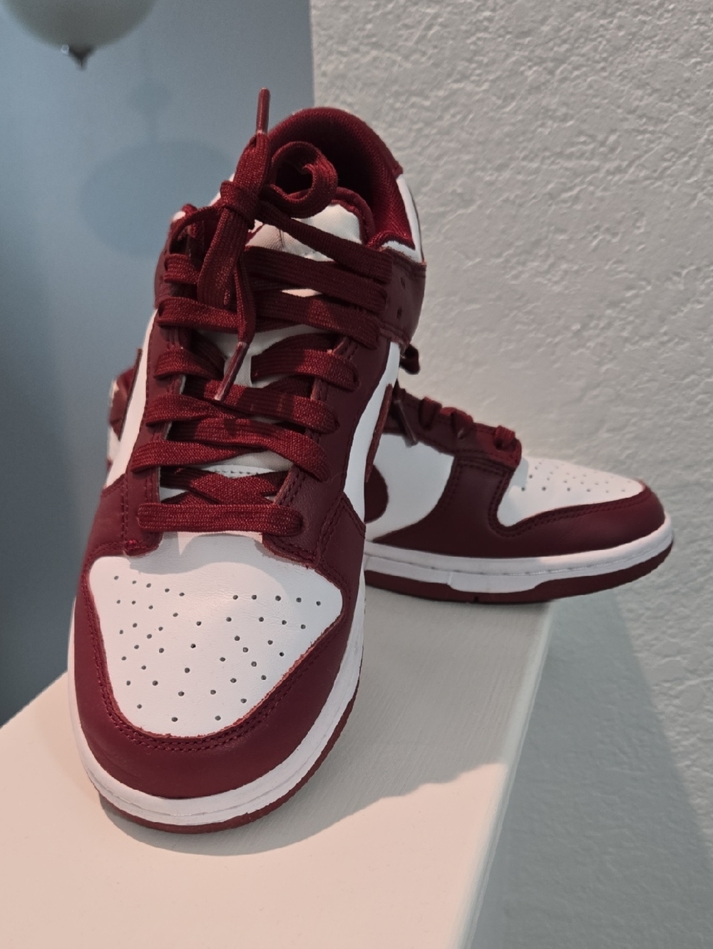 Nike Men's Maroon and White Low-Top Sneakers